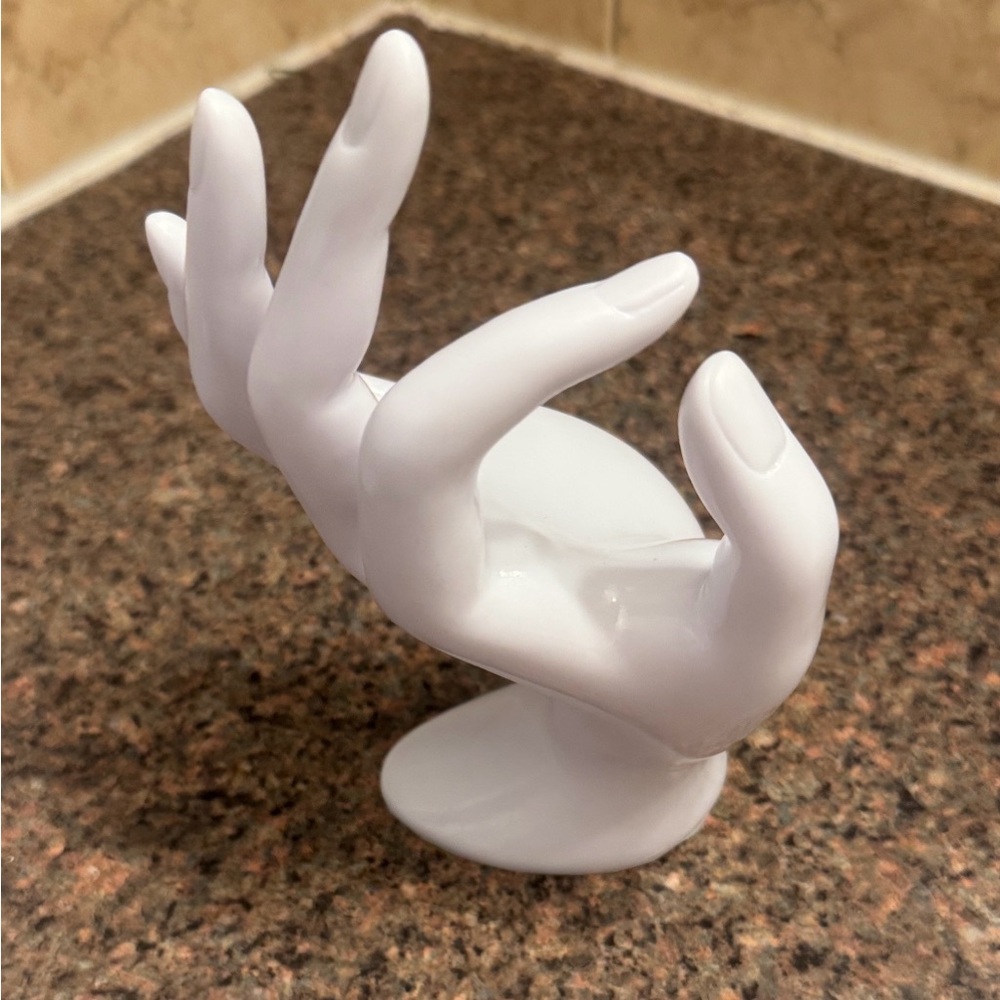 Hand display for jewelry reselling (black or white pick one) - Picture 4 of 4